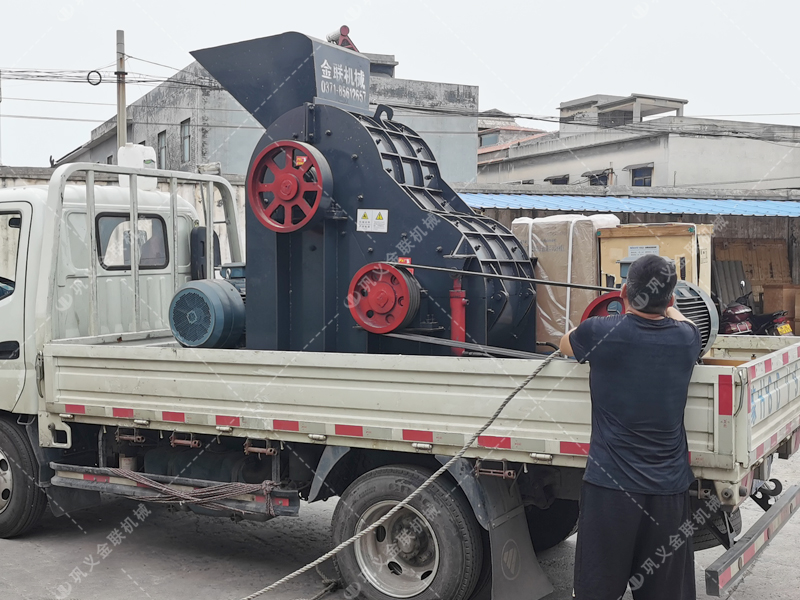 中(zhōng)型雙級粉碎機發貨 發往甘肅